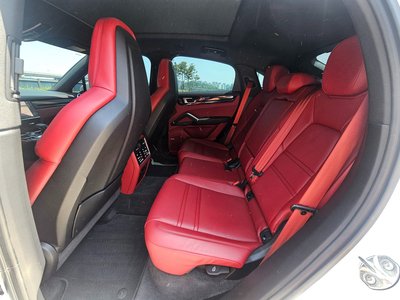 2022 Porsche CAYENNE thumbnail 14