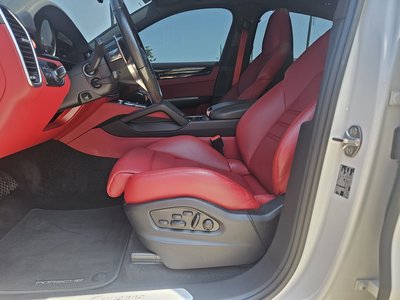2022 Porsche CAYENNE 照片 10