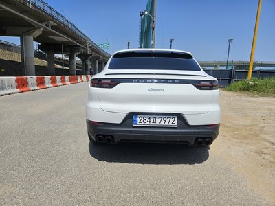 2022 Porsche CAYENNE 照片 3