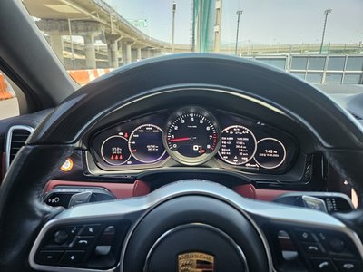 2022 Porsche CAYENNE 照片 8
