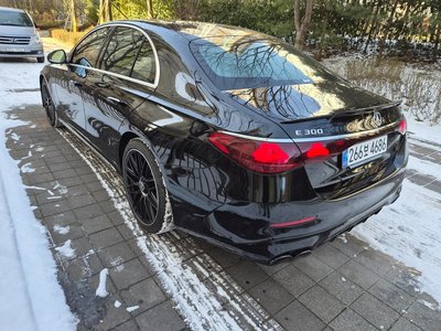 MERCEDES-BENZ E-CLASS - 8