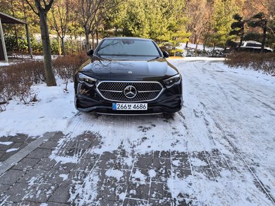 MERCEDES-BENZ E-CLASS - 1