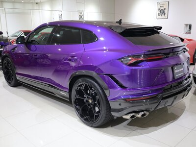 LAMBORGHINI URUS - 3