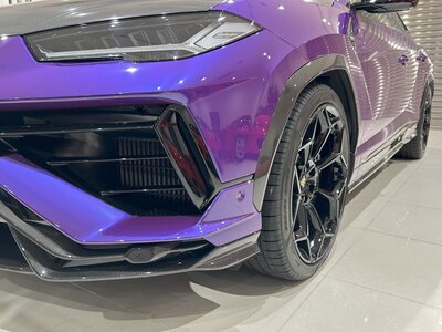 LAMBORGHINI URUS - 6