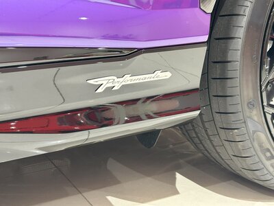 LAMBORGHINI URUS - 9