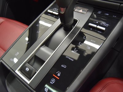 2024 Porsche MACAN — миниатюра 15