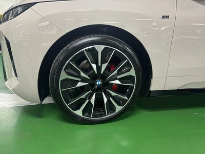 BMW IX - 7