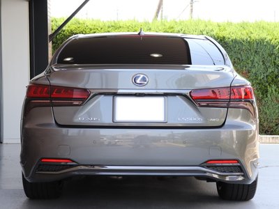 صورة 7 لـ 2022 Lexus LS