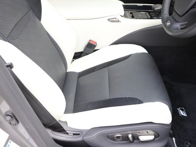 صورة مصغرة 46 لـ 2022 Lexus LS