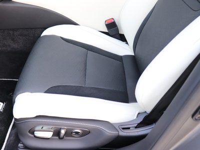 صورة مصغرة 49 لـ 2022 Lexus LS