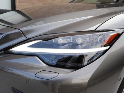 صورة مصغرة 35 لـ 2022 Lexus LS