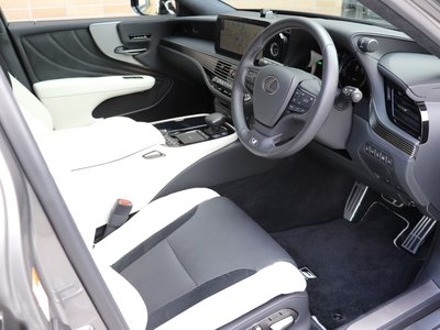 صورة 4 لـ 2022 Lexus LS