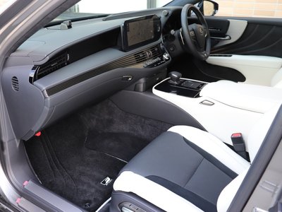 صورة مصغرة 12 لـ 2022 Lexus LS