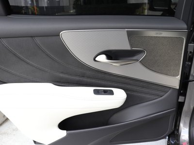صورة مصغرة 53 لـ 2022 Lexus LS