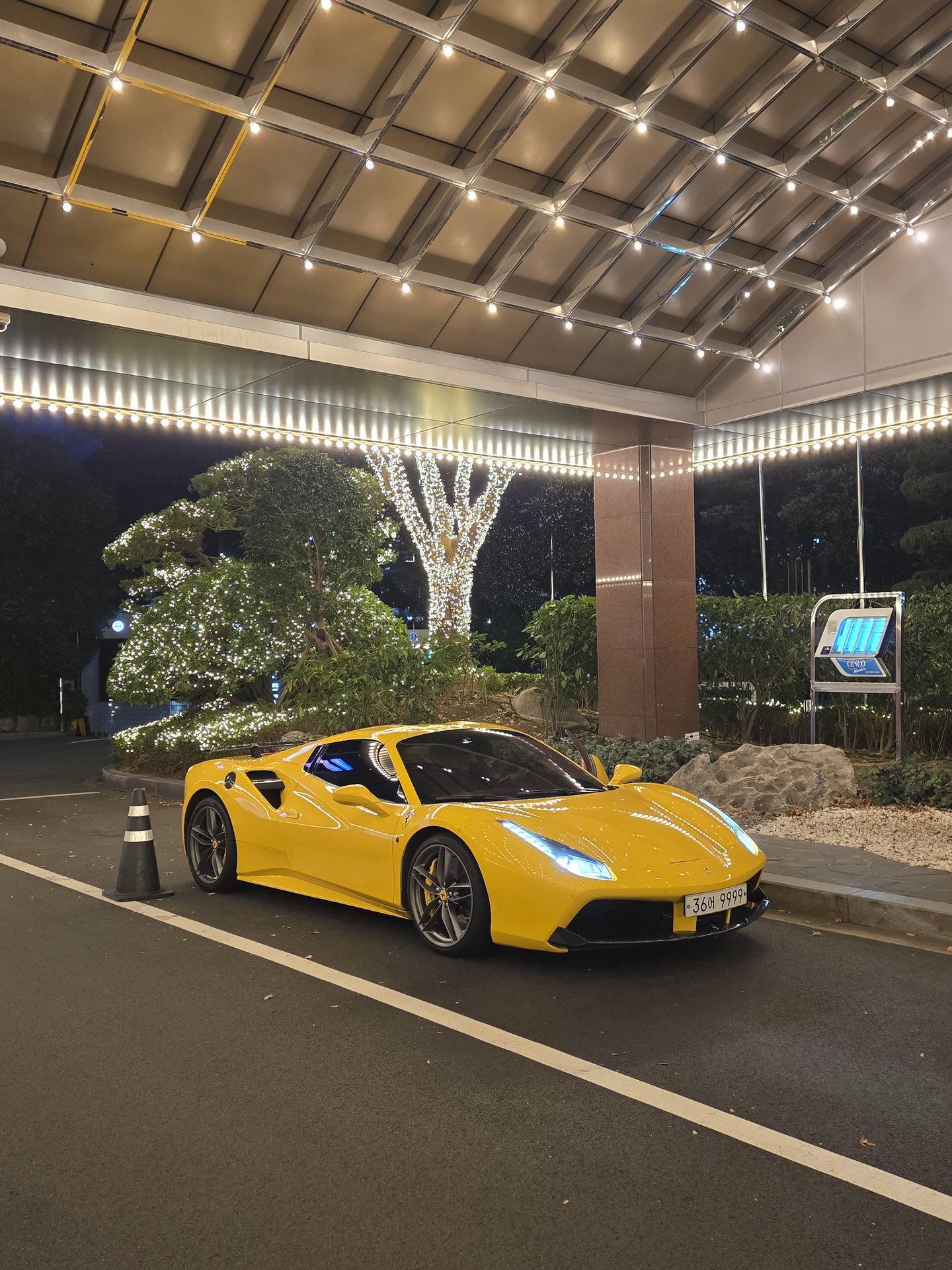 FERRARI 488 SPIDER - View 1
