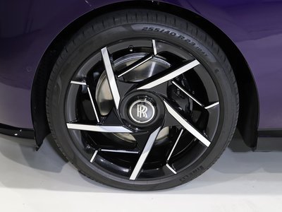 ROLLS-ROYCE SPECTRE - 6