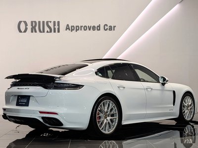 PORSCHE PANAMERA - 4