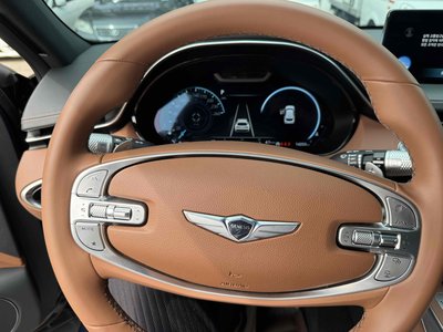 صورة 10 لـ 2023 Genesis GV70