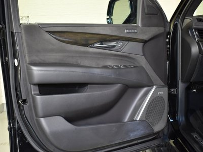2019 Cadillac ESCALADE — миниатюра 28