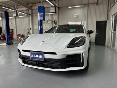 PORSCHE PANAMERA - 8