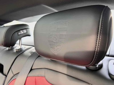 2024 Porsche TAYCAN 照片 8