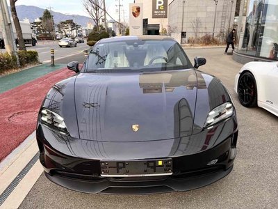 2024 Porsche TAYCAN 照片 1