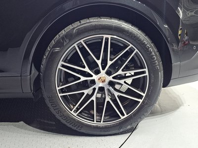 صورة 8 لـ 2025 Porsche CAYENNE