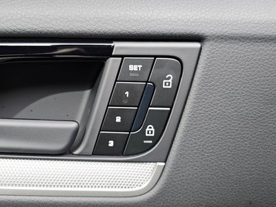 صورة مصغرة 35 لـ 2025 Porsche CAYENNE