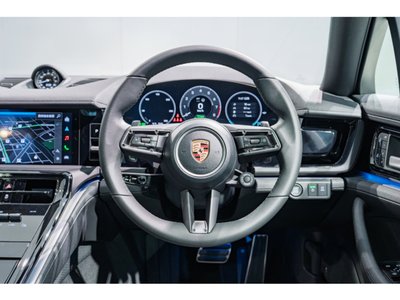 PORSCHE PANAMERA - 5