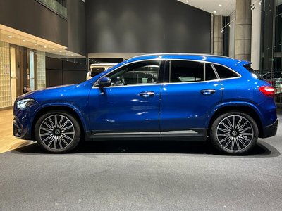 MERCEDES-BENZ GLA - 4