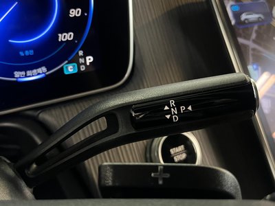 MERCEDES-BENZ EQE - 9