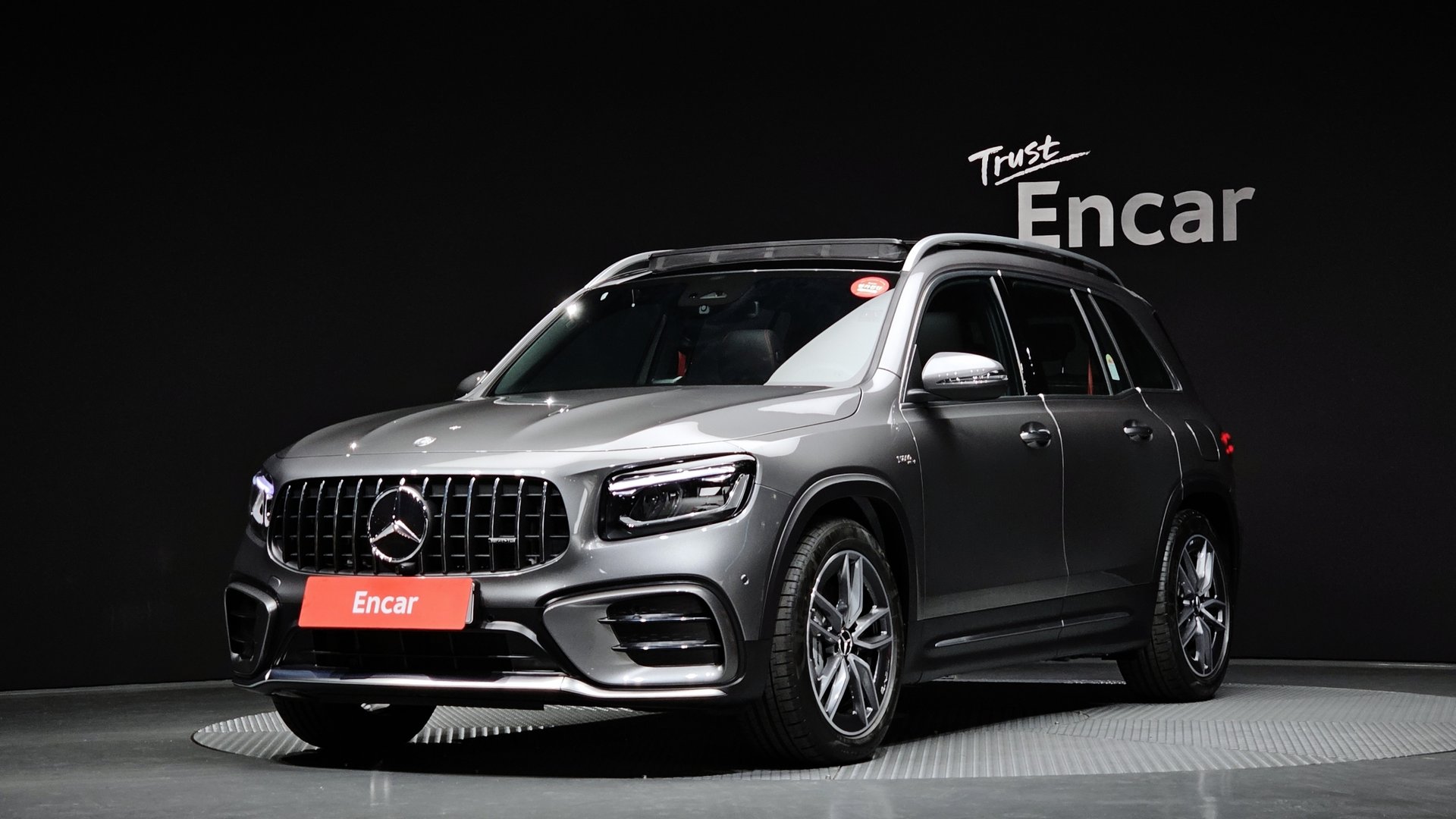 MERCEDES-BENZ GLB - View 1