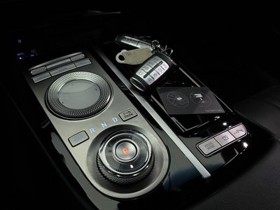 GENESIS G80 (RG3) - 9