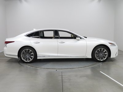 صورة 6 لـ 2019 Lexus LS