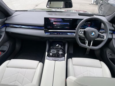 2026 BMW 5 SERIES — фото 9
