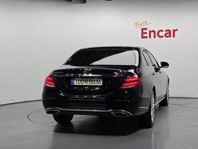 MERCEDES-BENZ E-CLASS - 3
