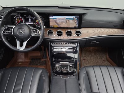 MERCEDES-BENZ E-CLASS - 5