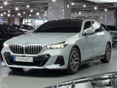 BMW 5 SERIES - 1