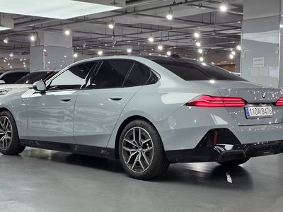 BMW 5 SERIES - 4