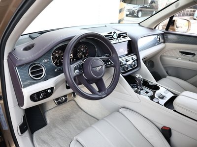 BENTLEY BENTAYGA - 3