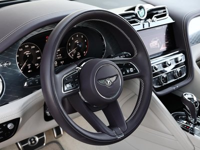 BENTLEY BENTAYGA - 4