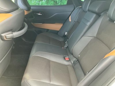 TOYOTA CROWN CROSSOVER - 8