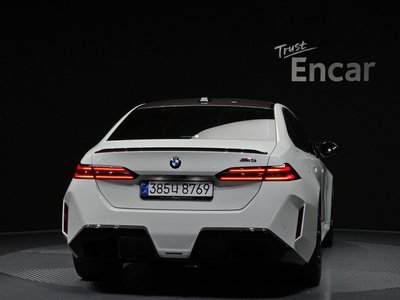 2025 BMW M5 — фото 4
