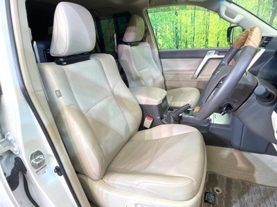 TOYOTA LAND CRUISER PRADO - 8