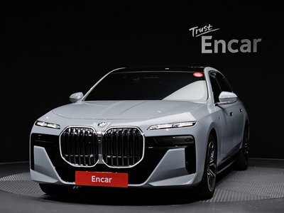 2023 BMW 7 SERIES photo 2