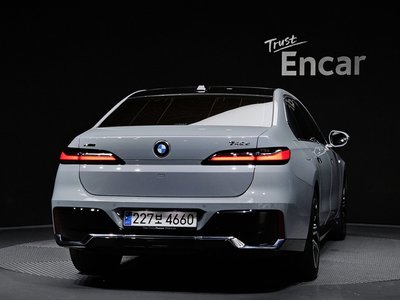 2023 BMW 7 SERIES photo 3