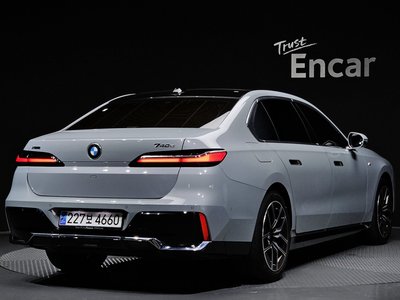 2023 BMW 7 SERIES photo 4