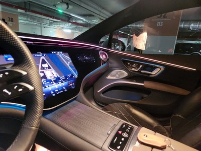 MERCEDES-BENZ EQS - 10