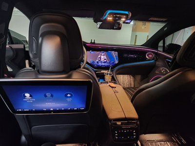 MERCEDES-BENZ EQS - 8