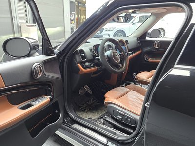 MINI COUNTRYMAN - 10